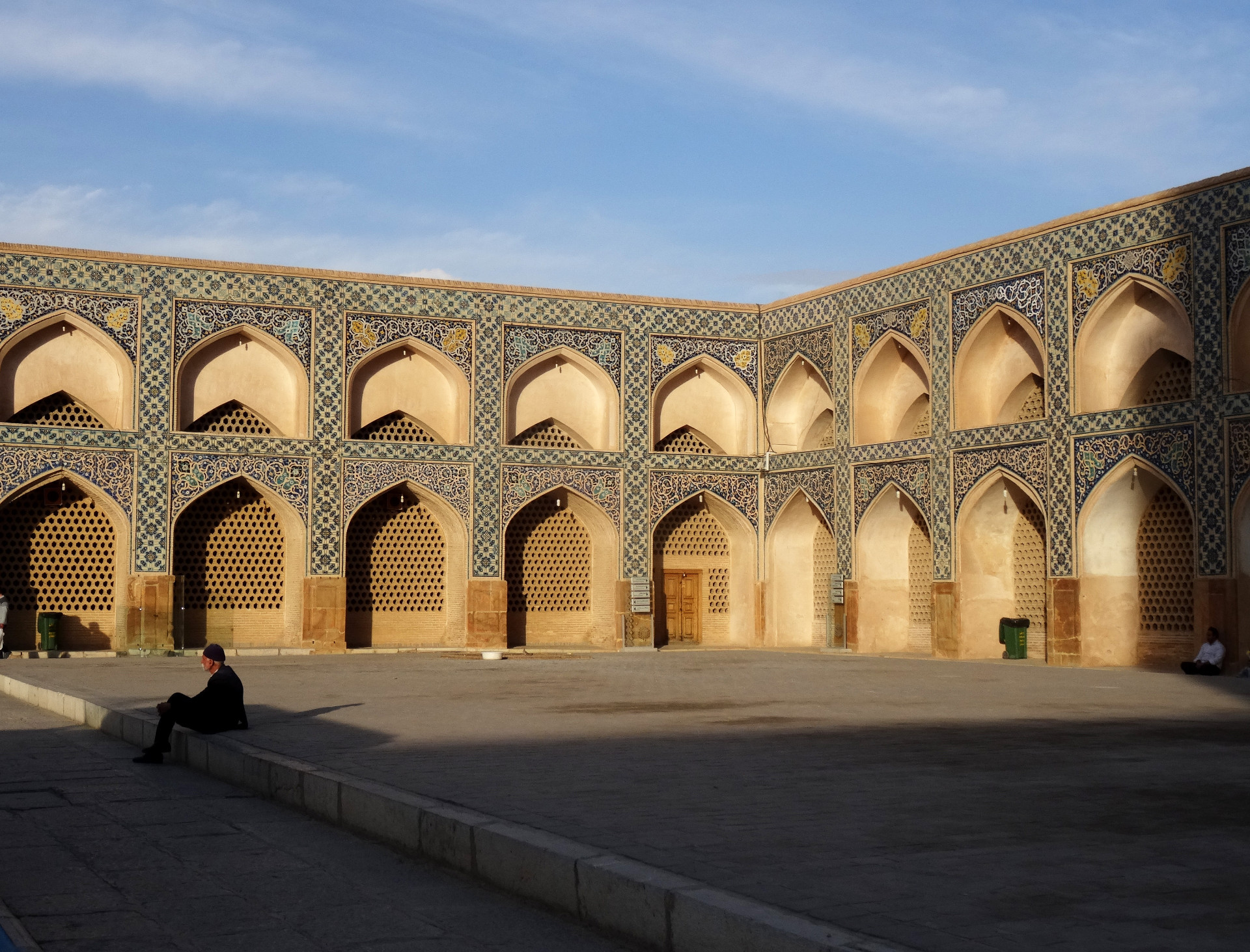 Four-iwan-Courtyard of Isfahan&lsquo;s Jāmeh Mosque